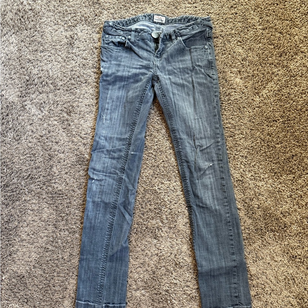 Gray Skinny Jeans with Modern Fit